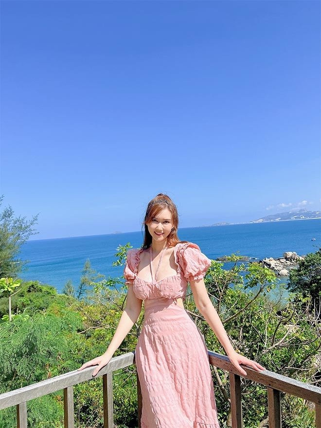 Thoi trang di bien cua my nhan Viet: Dam Thu Trang nhe nhang, Hong Diem chuan nang tho-Hinh-2