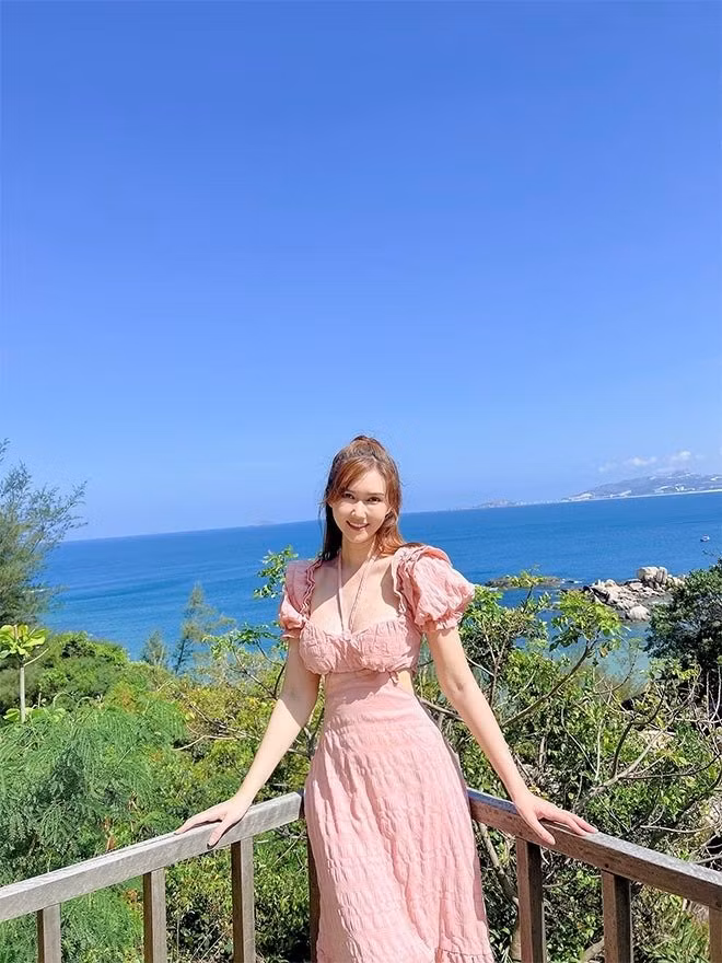 Thoi trang di bien cua my nhan Viet: Dam Thu Trang nhe nhang, Hong Diem chuan nang tho-Hinh-2