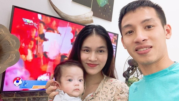 Ngoài tài năng, sự điềm đạm, phong thái của một đội trưởng thì anh còn là một người đàn ông của gia đình.