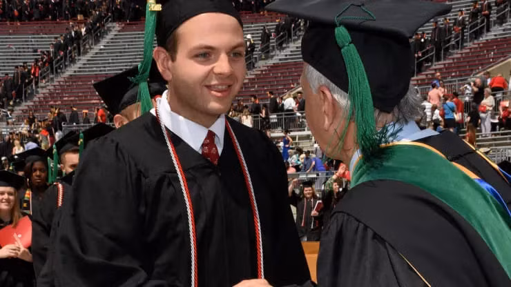 Thu nhap tien ty, chang trai 26 tuoi van lam dieu bat ngo nay