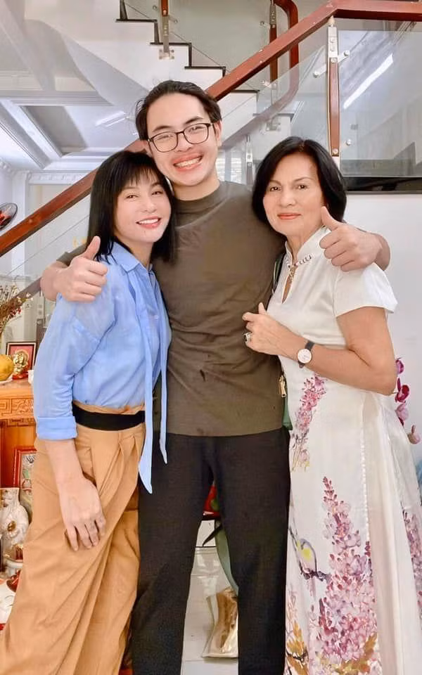 Ngo ngang dien mao con trai Cat Phuong - Thai Hoa tuoi 19-Hinh-2