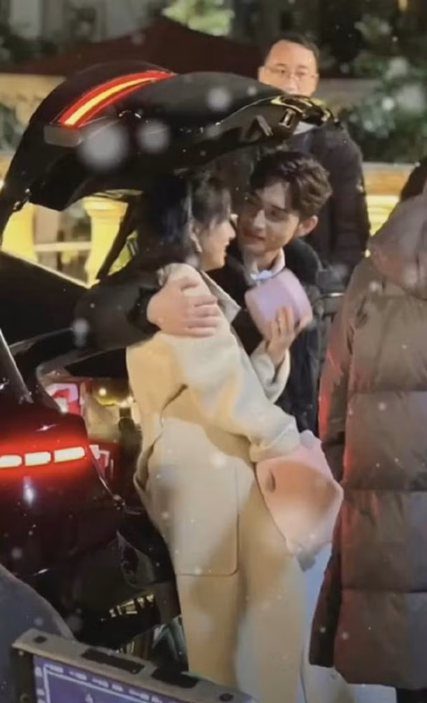 Ngo Thien 'Ben Nhau Tron Di' cong khai cap ke tinh moi hau ly hon-Hinh-4