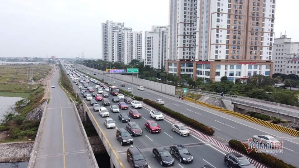 Loi ra cao toc Phap Van - Cau Gie un tac hon 2km chieu mung 4 Tet-Hinh-5