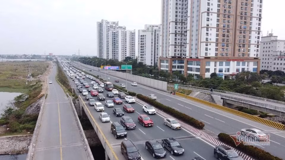 Loi ra cao toc Phap Van - Cau Gie un tac hon 2km chieu mung 4 Tet-Hinh-5