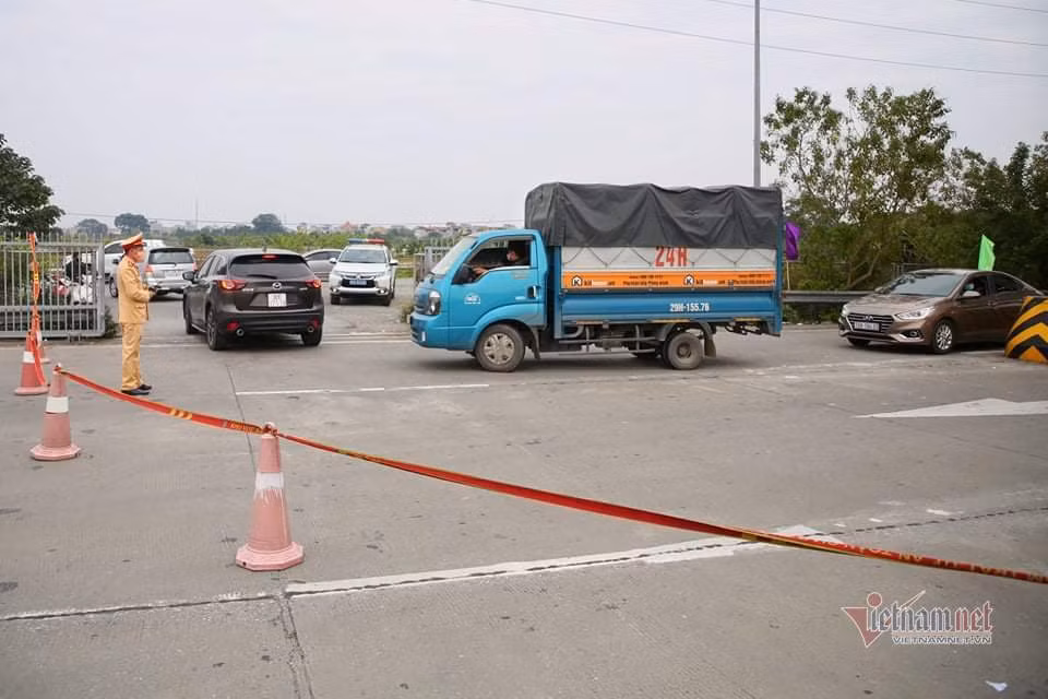 Loi ra cao toc Phap Van - Cau Gie un tac hon 2km chieu mung 4 Tet-Hinh-13