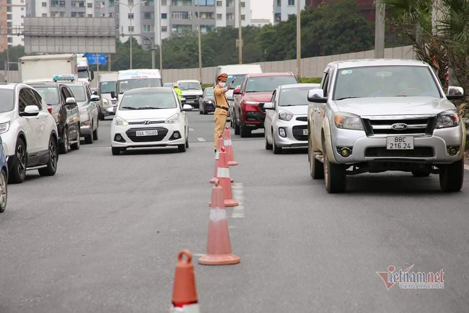 Loi ra cao toc Phap Van - Cau Gie un tac hon 2km chieu mung 4 Tet