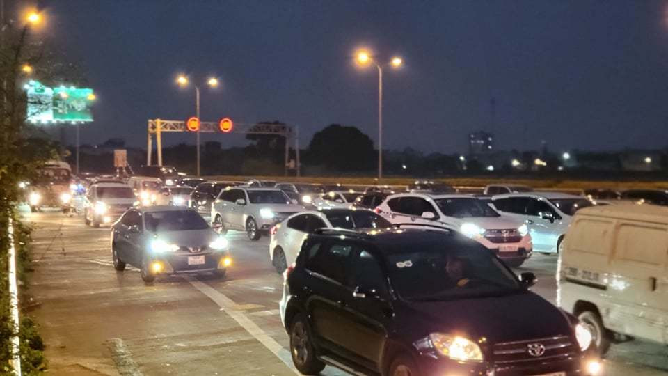 Loi ra cao toc Phap Van - Cau Gie un tac hon 2km chieu mung 4 Tet-Hinh-17