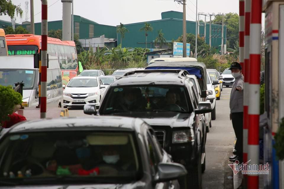 Loi ra cao toc Phap Van - Cau Gie un tac hon 2km chieu mung 4 Tet-Hinh-2