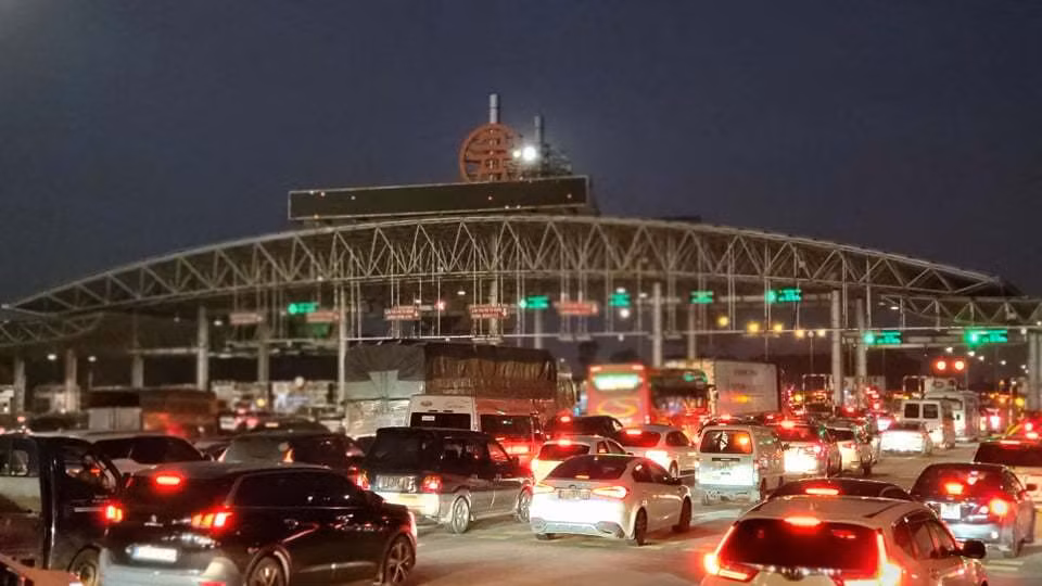 Loi ra cao toc Phap Van - Cau Gie un tac hon 2km chieu mung 4 Tet-Hinh-19