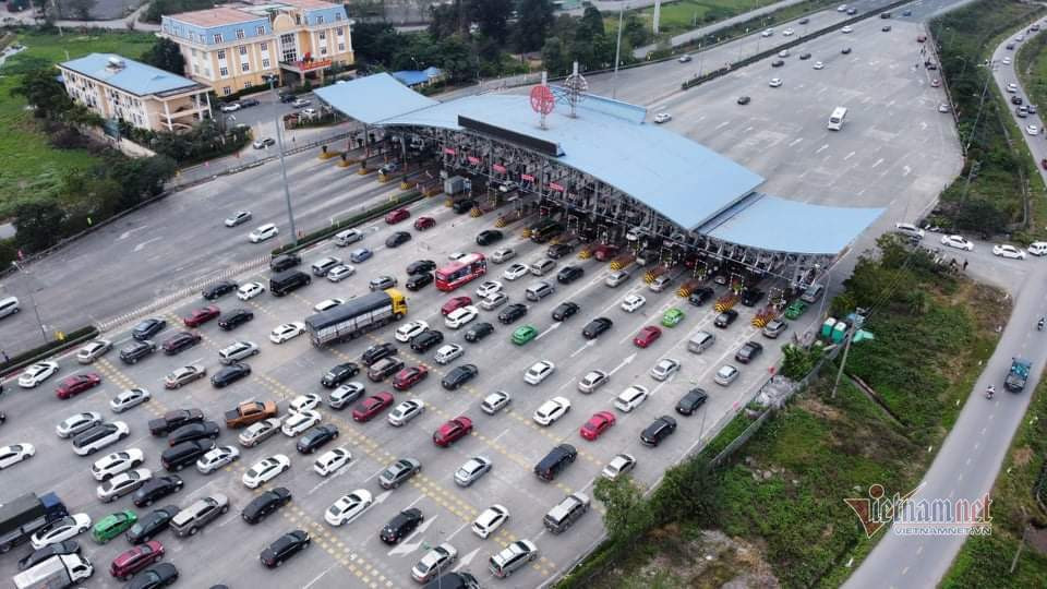 Loi ra cao toc Phap Van - Cau Gie un tac hon 2km chieu mung 4 Tet-Hinh-10