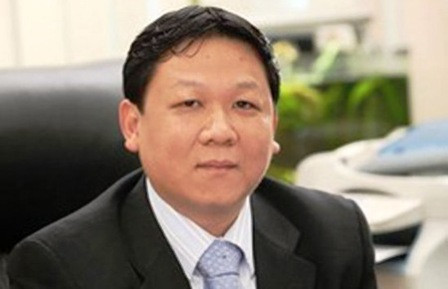 Ngày 2/8/2012, cơ quan công an khởi tố và bắt giam ông Phan Huy Chí, chủ tịch HĐQT kiêm Tổng giám đốc Công ty CP chứng khoán SME về tội “lừa đảo chiếm đoạt tài sản”. Ông Phan Huy Chí là thạc sỹ chuyên ngành Luật kinh tế, Giám đốc trung tâm trợ giúp pháp lý, Hiệp hội Doanh nghiệp nhỏ và vừa Việt Nam. Ngoài ra, trước khi bị bắt, ông Phan Huy Chí còn là Ủy viên HĐQT Công ty Cổ phần Vận tải Vinaconex (mã VCV).