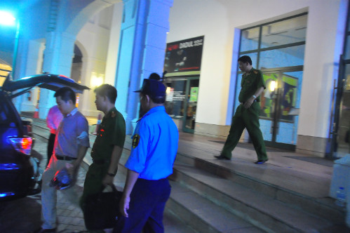 Việc ông Hà Văn Thắm bị bắt giữ đã thực sự gây sốc cho dư luận, truyền thông cũng như những người làm trong ngành tài chính, ngân hàng. Trước khi bị bắt, ông giữ vai trò Chủ tịch Tập đoàn Đại Dương, đồng thời là Chủ tịch Ngân hàng Đại Dương (Ocean Bank), Chủ tịch Khách sạn và dịch vụ Đại Dương. Ông Thắm từng đạt danh hiệu "Doanh nhân Việt Nam tiêu biểu" và "Cúp Thánh Gióng" năm 2009, nhận bằng khen và cúp "Vì sự nghiệp Văn hóa Doanh nhân Việt Nam" năm 2008 do Trung tâm Văn hóa Doanh nhân Việt Nam trao tặng, là một trong 10 doanh nhân trẻ được vinh danh "Giải thưởng Sao Đỏ 2011". Ông hiện cũng là người giàu thứ 9 trên sàn chứng khoán Việt Nam, là em trai ông Hà Trọng Nam, Chủ tịch Kem Tràng Tiền.