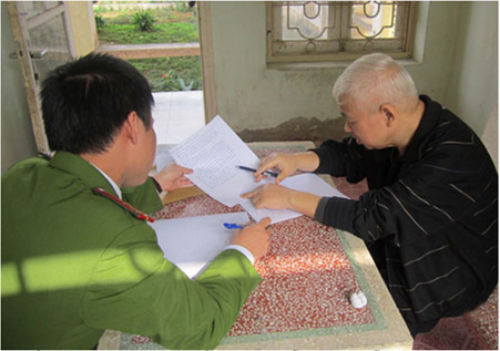 Sau một thời gian tạm giam, bầu Kiên hầu tòa với 4 tội danh: Kinh doanh trái phép; cố ý làm trái quy định của Nhà nước về quản lý kinh tế gây hậu quả nghiêm trọng; lừa đảo chiếm đoạt tài sản; và trốn thuế. Vụ án kinh tế xảy ra tại Ngân hàng ACB do bầu Kiên cầm đầu được đánh giá là vụ án đặc biệt nghiêm trọng, được Ban Chỉ đạo Trung ương về phòng, chống tham nhũng đưa vào diện án điểm.