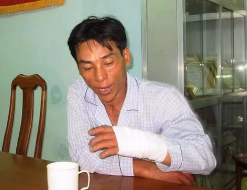 Sau 1 ngày điều tra, cơ quan công an đã xác định được hung thủ giết người chặt xác phi tang là Đặng Văn Tuấn (43 tuổi, ngụ quận 1). Đối tượng Tuấn khai, sau khi ra tù, hắn về sống cùng vợ chồng em trai trong căn nhà của bố mẹ (đã mất). Trong quá trình sinh sống, Tuấn và vợ chồng em trai thường xuyên xảy ra mâu thuẫn về việc tranh chấp, đòi bán căn nhà. Tuấn cũng đã rủ rê, đưa nạn nhân H. vào con đường hút chích ma túy. Vì 1 chuyện hiểu lầm, Tuấn và bà H. cãi nhau gay gắt. Bà H. dọa thuê giang hồ xử Tuấn nên y nảy sinh ý định giết em dâu.