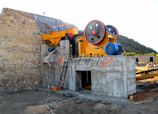 5. Một công nhân bị máy nghiền đá cán nát người. Tai nạn xảy ra vào khoảng 18h ngày 15/10 tại khu khai thác khoáng sản của công ty Cổ phần khoáng sản và luyện kim Thăng Long (xã Thượng Cửu, huyện Thanh Sơn, tỉnh Phú Thọ) khiến một công nhân thiệt mạng. Công nhân H.P.T. (SN 1983, trú tại Tam Nông, Phú Thọ) đang kiểm tra máy nghiền đá thì bất ngờ bị rơi vào phía trong và bị máy nghiền nát.