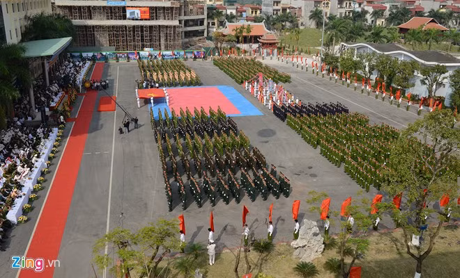 Khoảng sân rộng ở giữa học viện là nơi diễn ra những buổi diễu binh, chào cờ, tổ chức những sự kiện lớn của trường.