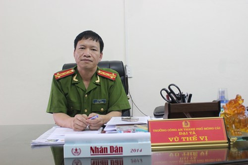 Trưởng CA TP Móng Cái, Đại tá Vũ Thế Vị trao đổi với PV Kiến Thức.