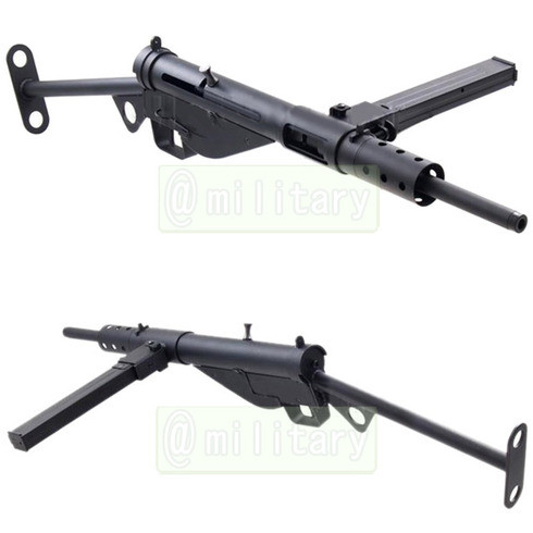 Thứ ba là tiểu liên Sten của Anh, súng có cỡ đạn 9x19mm, chiều dài 900mm; trọng lượng súng nặng 3,48kg, sử dụng hộp tiếp đạn 32 viên; tầm bắn hiệu quả từ 50-100m. Tiểu liên Sten được thiết kế và phát triển ở nhà máy vũ khí Enfield năm 1940, được sản xuất hàng loạt từ năm 1941 và là tiểu liên chính của Quân đội Anh trong Chiến tranh thế giới thứ 2.