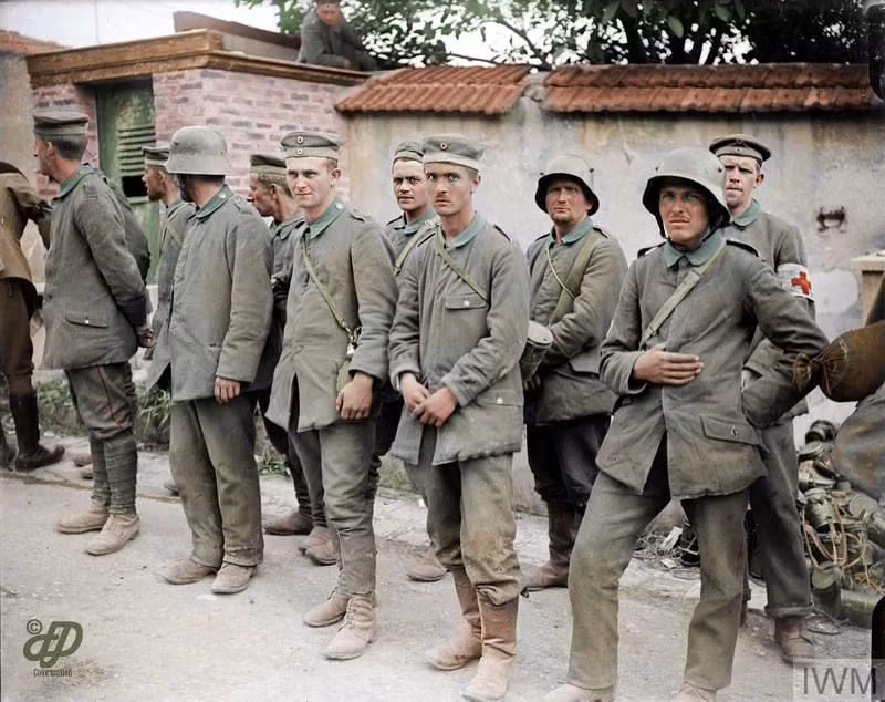 Tù nhân người Đức tại Mareuil, tháng 7/1918. Ảnh: Duriez Frédéric Flickr. 