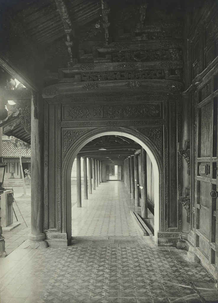 Trường lang - hệ thống hành lang có mái che của Hoàng thành Huế - nhìn từ Đại Cung Môn. Ảnh tư liệu.