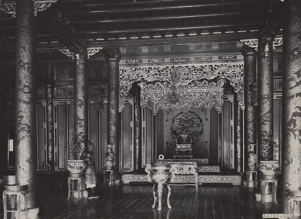 Ngai vàng của vua trong điện Thái Hòa. Ảnh tư liệu.