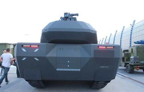 Cửa thoát hiểm ở đuôi xe tăng PL-01.