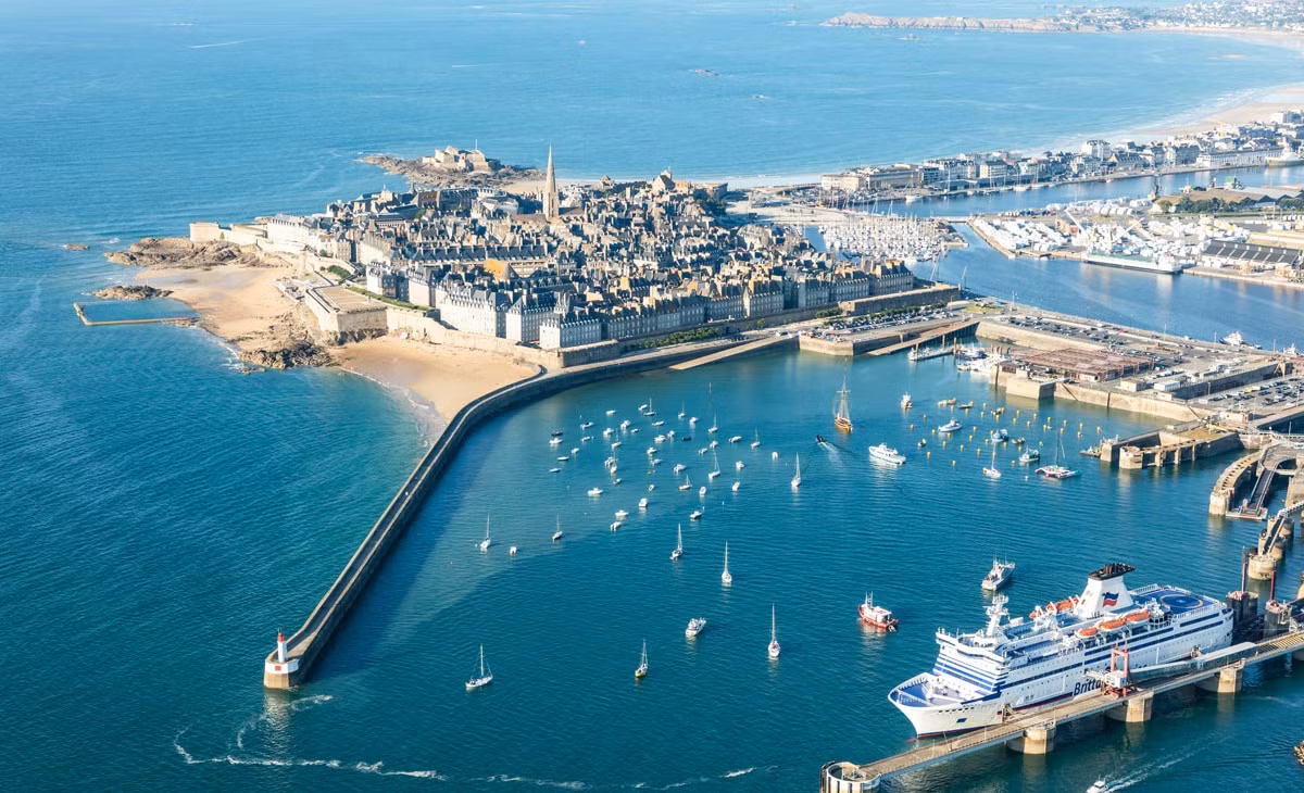 Thành lập từ thế kỷ 1 trước Công nguyên, thị trấn cổ Saint Malo được biết đến với tên gọi La Mã là Reginca hay Aletum. Ảnh: Destination Saint-Malo.