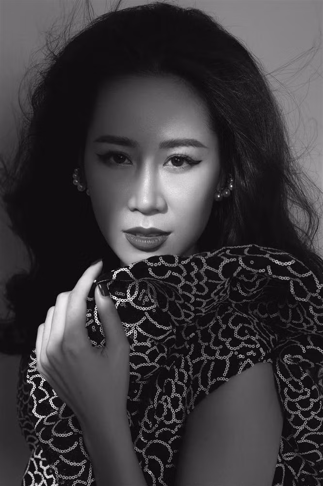 Hoa hau Duong Thuy Linh tu mat ban than “gop y vo duyen“