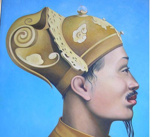 Vua Dục Đức là con thứ hai của Thoại Thái vương Nguyễn Phúc Hồng Y và bà Trần Thị Nga. Xét theo thứ bậc, ông là cháu vua Tự Đức. Năm 17 tuổi, ông được vua Tự Đức chọn làm con nuôi, cho xây dựng phủ riêng để học tập. Năm 1883, ông được phong là Thụy Quốc công.