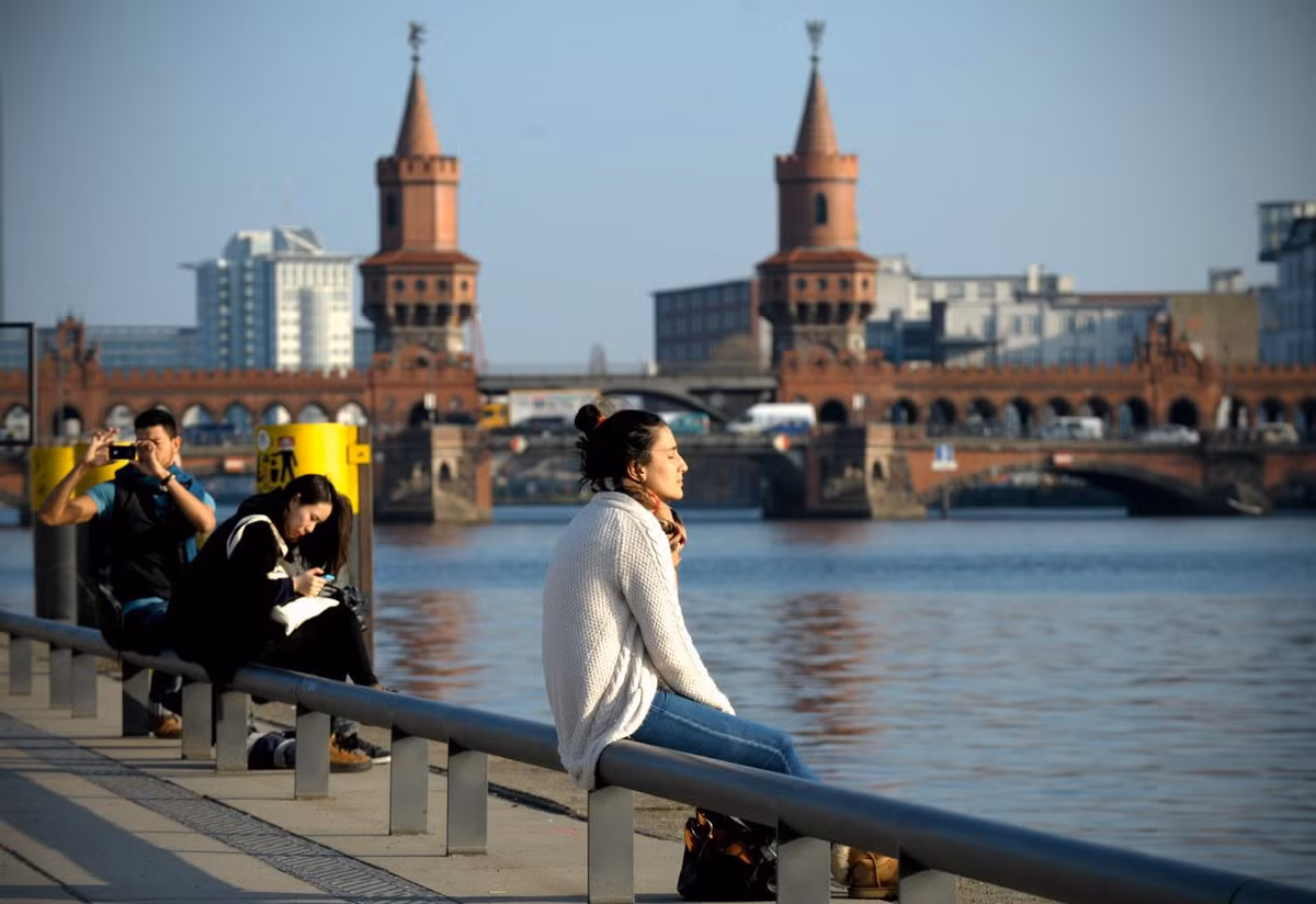 Đức là quốc gia có nền kinh tế hùng mạnh nhất châu Âu. Theo World Atlas, dân số Đức hiện có hơn 82 triệu người, xếp thứ hai ở châu Âu, chỉ sau Liên bang Nga.