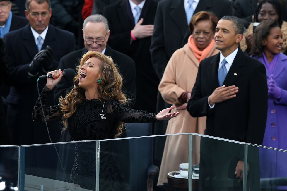 Nữ ca sĩ nổi tiếng Beyonce hát quốc ca Mỹ vào lễ nhậm chức thứ hai của cựu tổng thống Barack Obama.