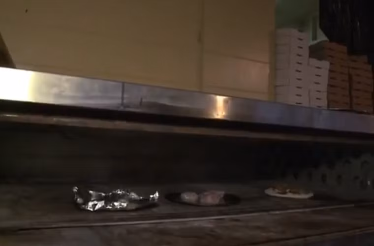 Nhiệt độ để làm chín thịt rất quan trọng. Các đầu bếp phải thử nhiều lần trước khi chọn được nhiệt độ thích hợp cho những miếng thịt.