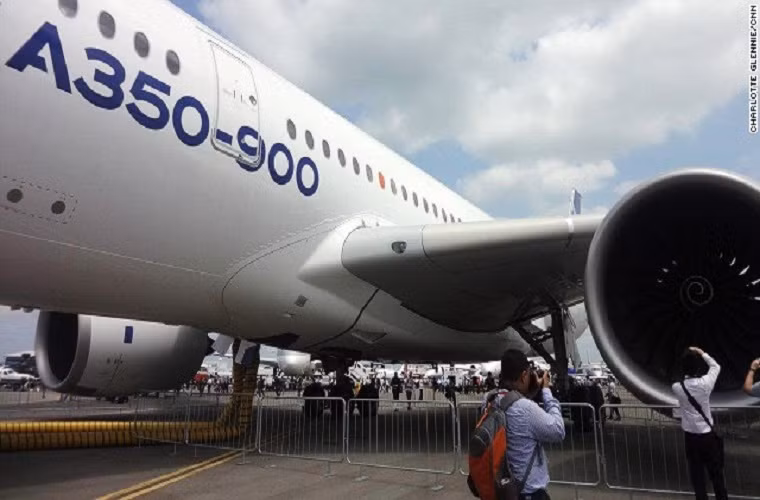 A350 XWB đã vượt qua 2.500 giờ bay kiểm tra tại vùng cực bắc lạnh lẽo Canada, đạt độ cao chuẩn ở cao nguyên Bolivia và sắp tớ sẽ tiếp tục hành trình khó khăn với thời tiết oi bức ở Trung Đông.