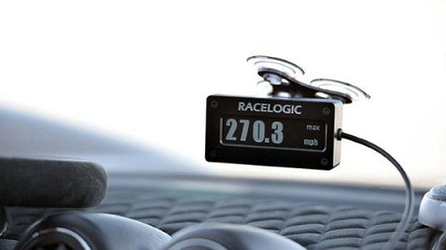 Đồng hồ tốc độ đo 270.3 dặm/giờ tức 501 km/h.