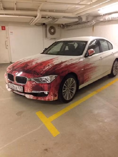 Và chiếc xe sau khi sơn lại lần thứ 2 rùng rợn và thật hơn nhiều.