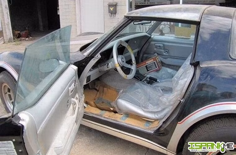 Nội thất còn bọc nguyên túi bóng bảo quản nên vẫn giữ được chất lượng như mới.