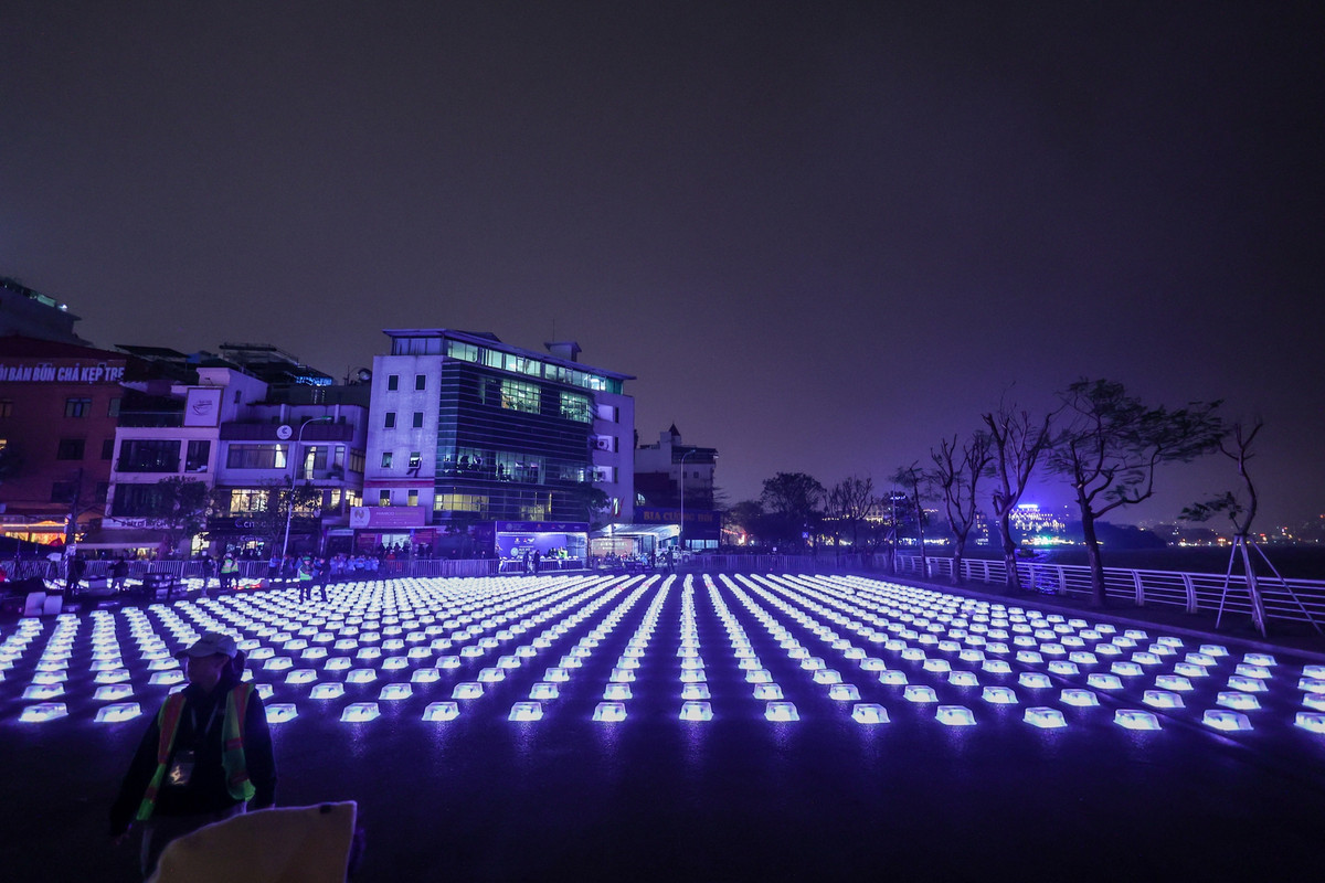 Drone trinh dien bi roi, vi sao nhat ve khong dung duoc?