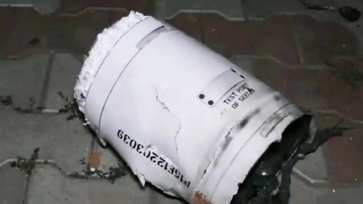 Chính quyền địa phương ở Hoshiarpur, Ấn Độ, đã phát hiện ra các mảnh vỡ của tên lửa không đối không PL-15 của Trung Quốc nằm rải rác trên cánh đồng. Các mảnh vỡ, được các quan chức Ấn Độ xác nhận, đánh dấu lần đầu tiên vũ khí tiên tiến này được sử dụng trong chiến đấu, một cột mốc đáng buồn trong cuộc xung đột leo thang giữa hai nước láng giềng có vũ khí hạt nhân là Ấn Độ và Pakistan.