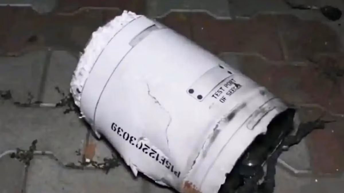 Chính quyền địa phương ở Hoshiarpur, Ấn Độ, đã phát hiện ra các mảnh vỡ của tên lửa không đối không PL-15 của Trung Quốc nằm rải rác trên cánh đồng. Các mảnh vỡ, được các quan chức Ấn Độ xác nhận, đánh dấu lần đầu tiên vũ khí tiên tiến này được sử dụng trong chiến đấu, một cột mốc đáng buồn trong cuộc xung đột leo thang giữa hai nước láng giềng có vũ khí hạt nhân là Ấn Độ và Pakistan.