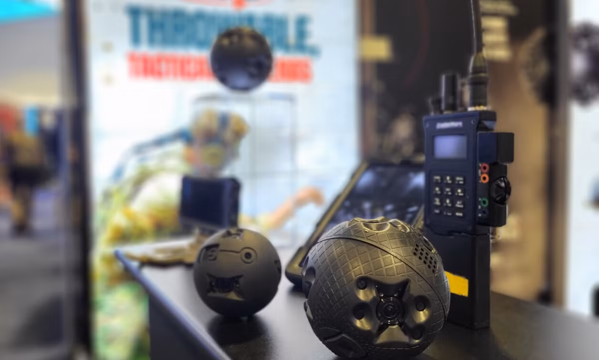  Camera kiểm tra sâu Recce360 của của Bounce Imaging vừa mới được giới thiệu tại triển lãm Tuần lễ Special Operations Forces (SOF- Lực lượng đặc biêt). Giải pháp này được phát triển để hỗ trợ quân đội giám sát bảo vệ các cơ sở nghiên cứu hoặc lưu giữ trang thiết bị, vũ khí hạt nhân.