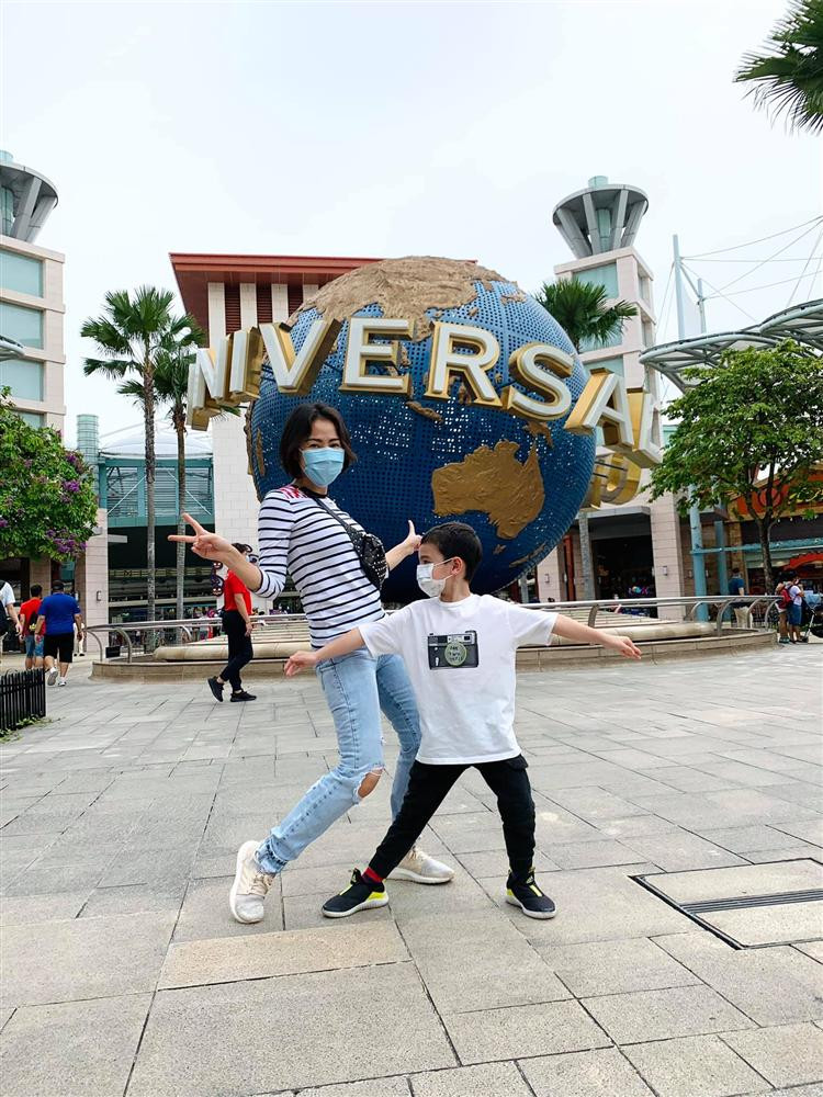 Thu con trai Thu Minh gui ong gia Noel dinh kem hinh qua tang-Hinh-6