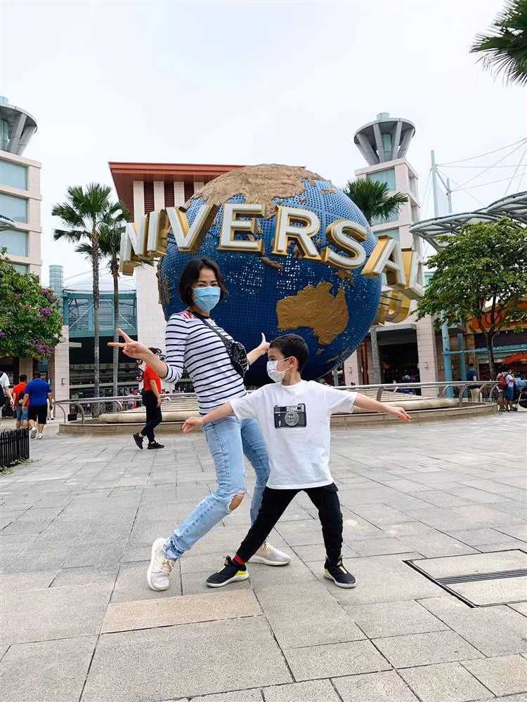 Thu con trai Thu Minh gui ong gia Noel dinh kem hinh qua tang-Hinh-6