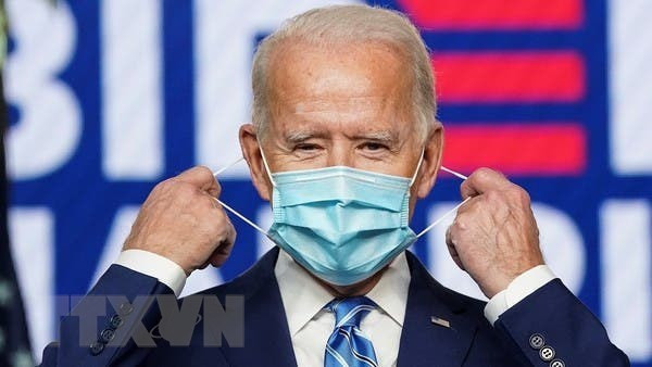 Tong thong My dac cu Joe Biden am tinh voi COVID-19