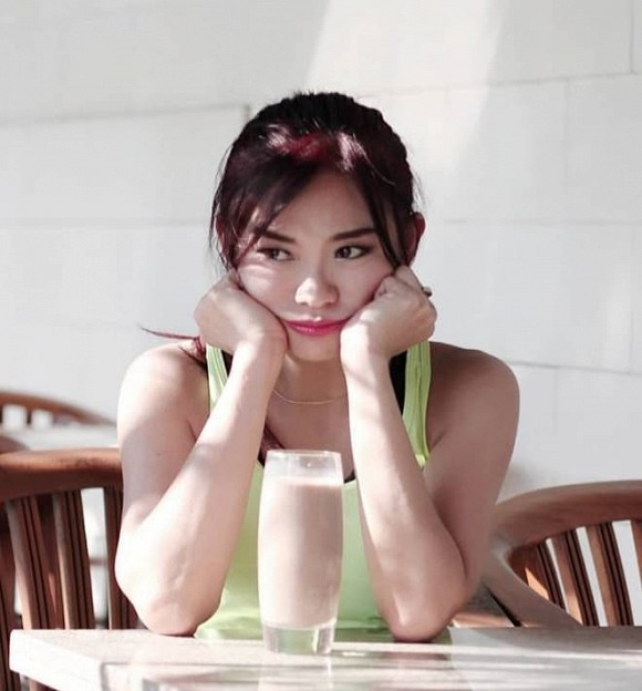 Nhan sac ba noi 53 tuoi gay sot cong dong mang vi tre dep-Hinh-5