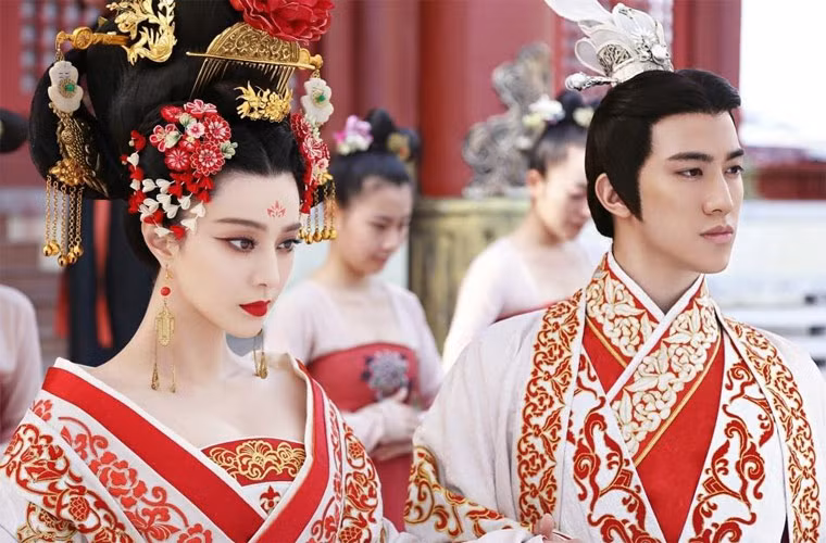 Bộ phim truyền hình "Võ Tắc Thiên" với chi phí gần 300 triệu NDT chuẩn bị ra mắt trên đài truyền hình Hồ Nam Trung Quốc vào dịp Tết nguyên đán 2015 không chỉ gây sự tò mò bởi sự đầu tư rất lớn mà còn bởi sự xuất hiện của Phạm Băng Băng.