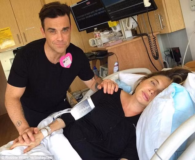 Robbie Williams đã thực hiện nhiều clip tài liệu mang tính vui nhộn trong thời gian trước, trong và sau khi sinh của vợ, Ayda Field, 35 tuổi. Đây là đứa con thứ hai của anh và Ayda