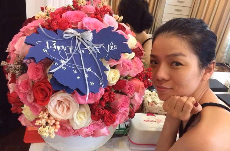 Không gây ồn ào showbiz, nhưng Lệ Quyên vẫn có một sức hút đặc biệt. Người hâm mộ cũng thấy cô đang hạnh phúc, mãn nguyện với tổ ấm nhỏ của mình.