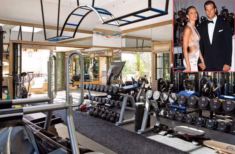 Siêu mẫu giàu nhất thế giới Gisele Bundchen và chồng Tom Brady cho lắp đặt một phòng tập hiện đại trong căn biệt thự của mình để tiện việc tập luyên giữ form dáng của cả hai vợ chồng.