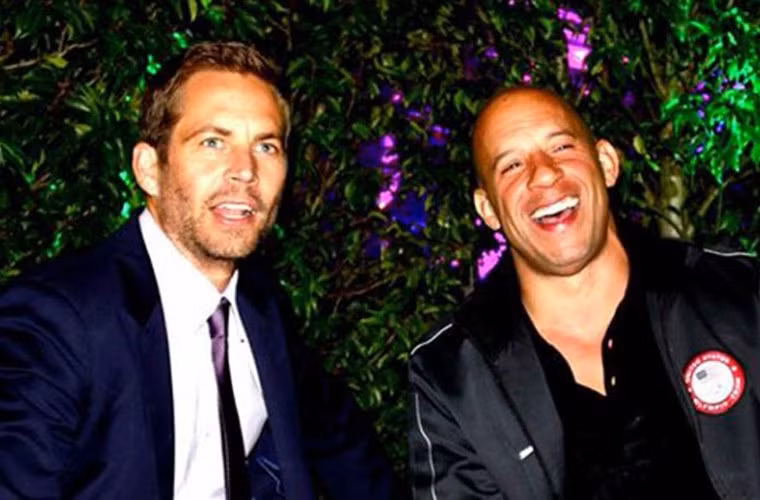 Vin Diesel – bức ảnh được “like” nhiều nhất trên Facebook. Bức ảnh Vin Diesel chụp cùng bạn diễn trong "Fast and the Furious" Paul Walker nhanh chóng trở thành bức ảnh được nhiều người thích nhất trên Facebook, sau khi Paul tử nạn vì một tai nạn xe hơi ngày 30/11/2013.