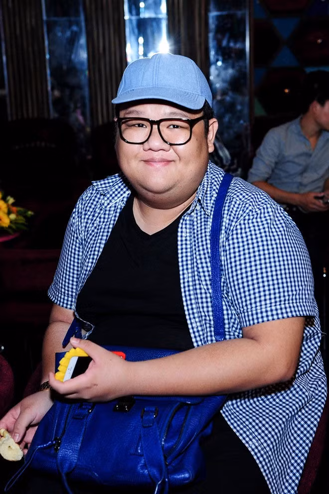 Buổi họp báo còn có sự xuất hiện của Vương Khang - thí sinh cuộc thi "Gương mặt thân quen".